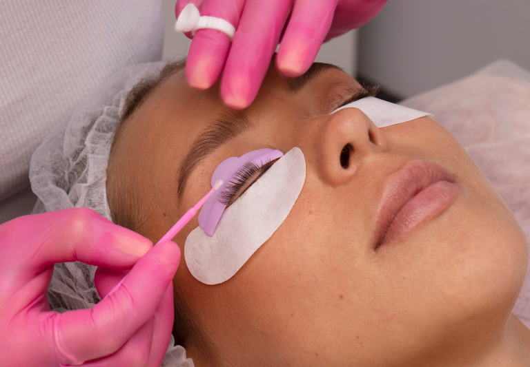 Augenbrauen, Wimpern, Microblading, Lifting